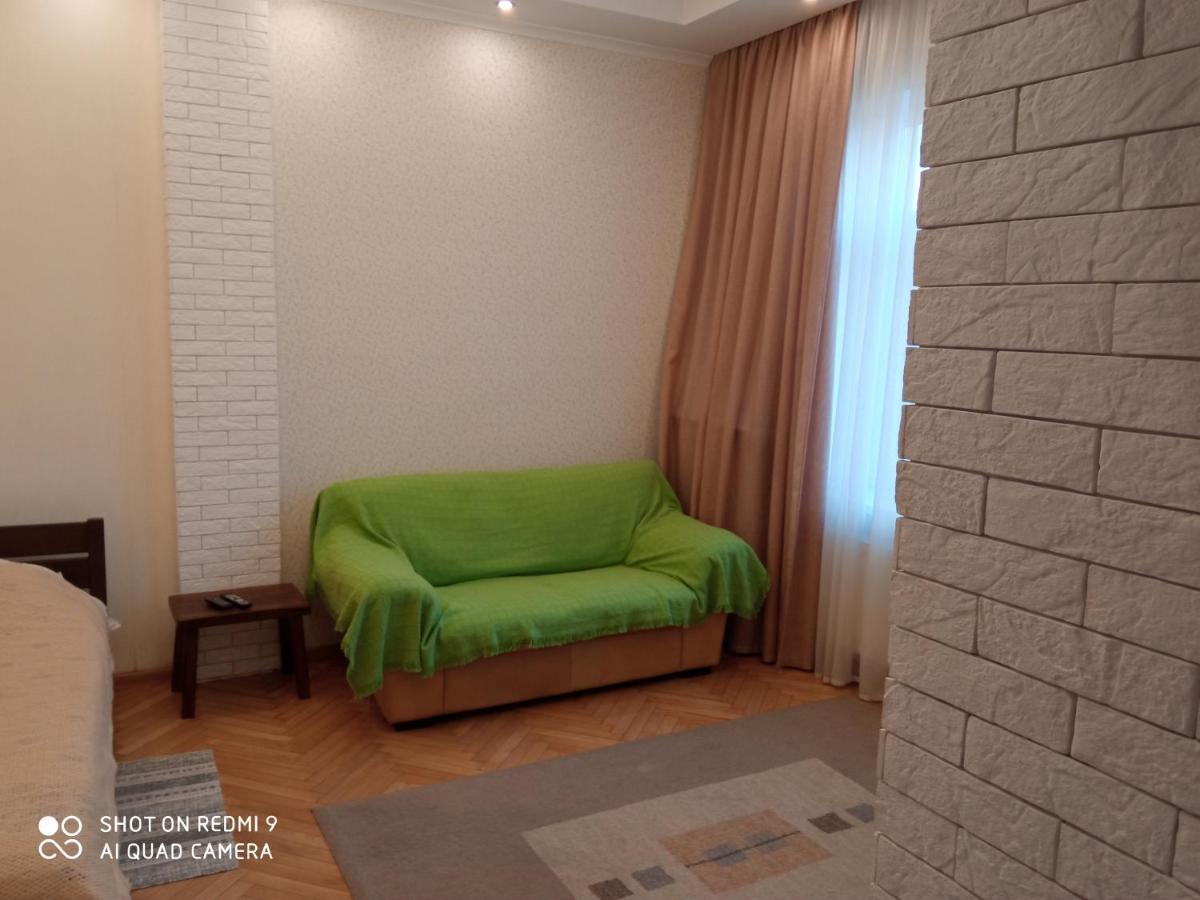 Apartments On Arkhypenka Street ลวีฟ ภายนอก รูปภาพ