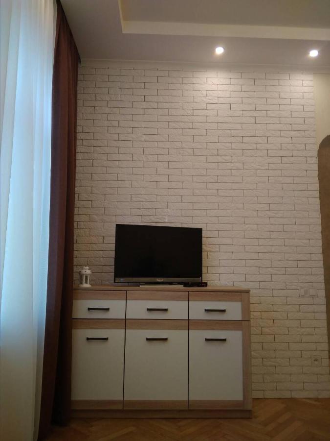Apartments On Arkhypenka Street ลวีฟ ภายนอก รูปภาพ