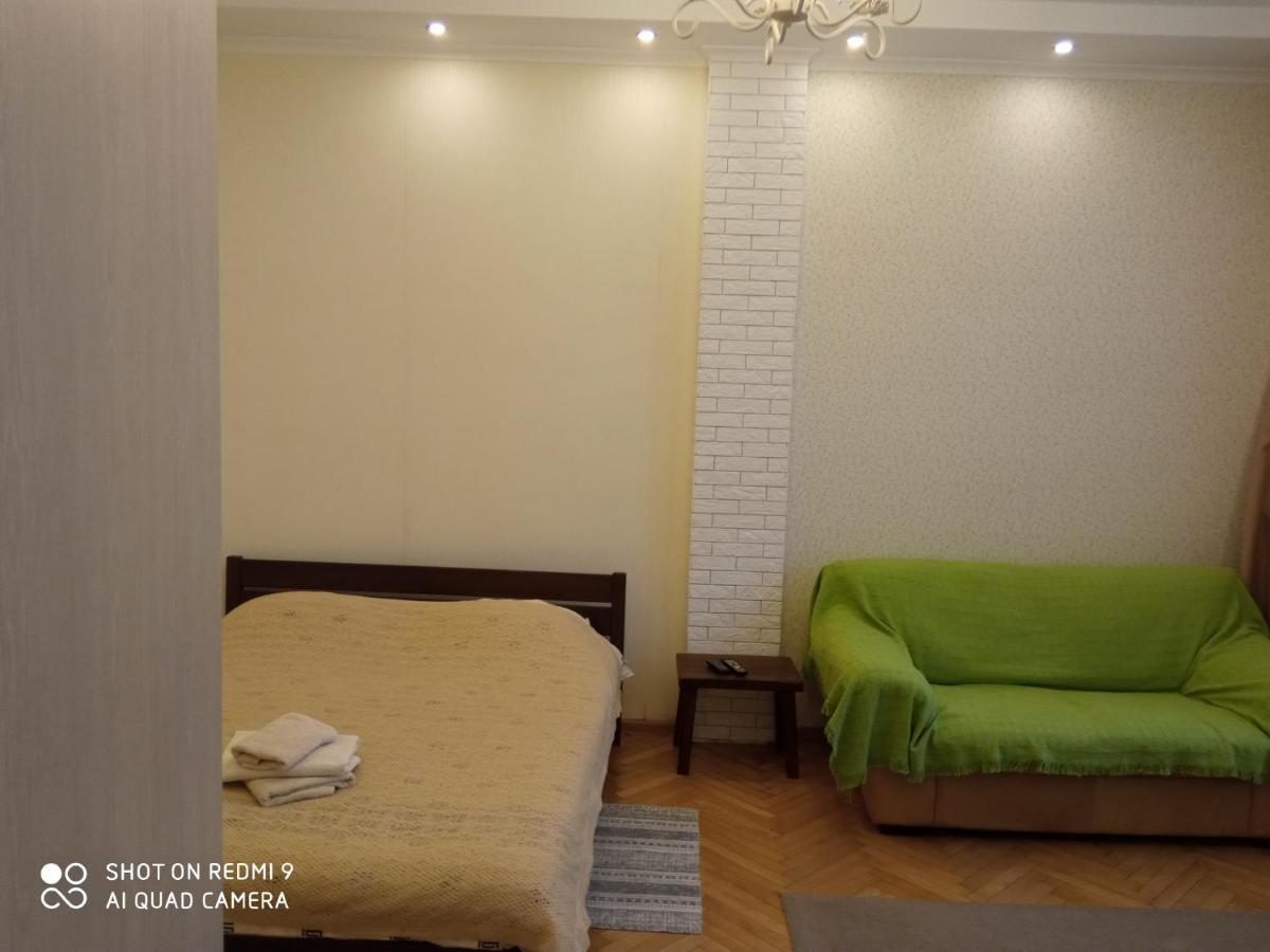 Apartments On Arkhypenka Street ลวีฟ ภายนอก รูปภาพ